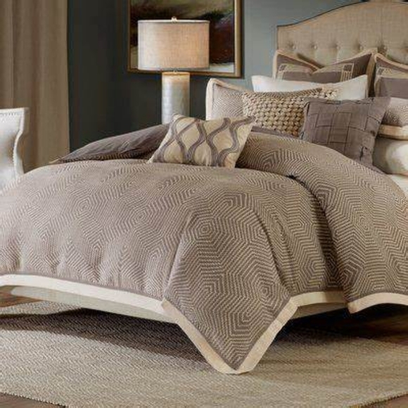 🛑🛑SOLD🛑🛑Madison Park Signature Shades of Grey 8pc oversize King Comforter - Picture 3 of 8